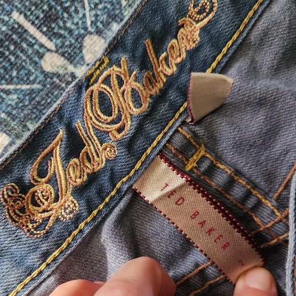 OFFER $65π TED BAKER NWOT πΌ Jeans, Size 2 β’ Gorgeous! - Picture 5 of 8